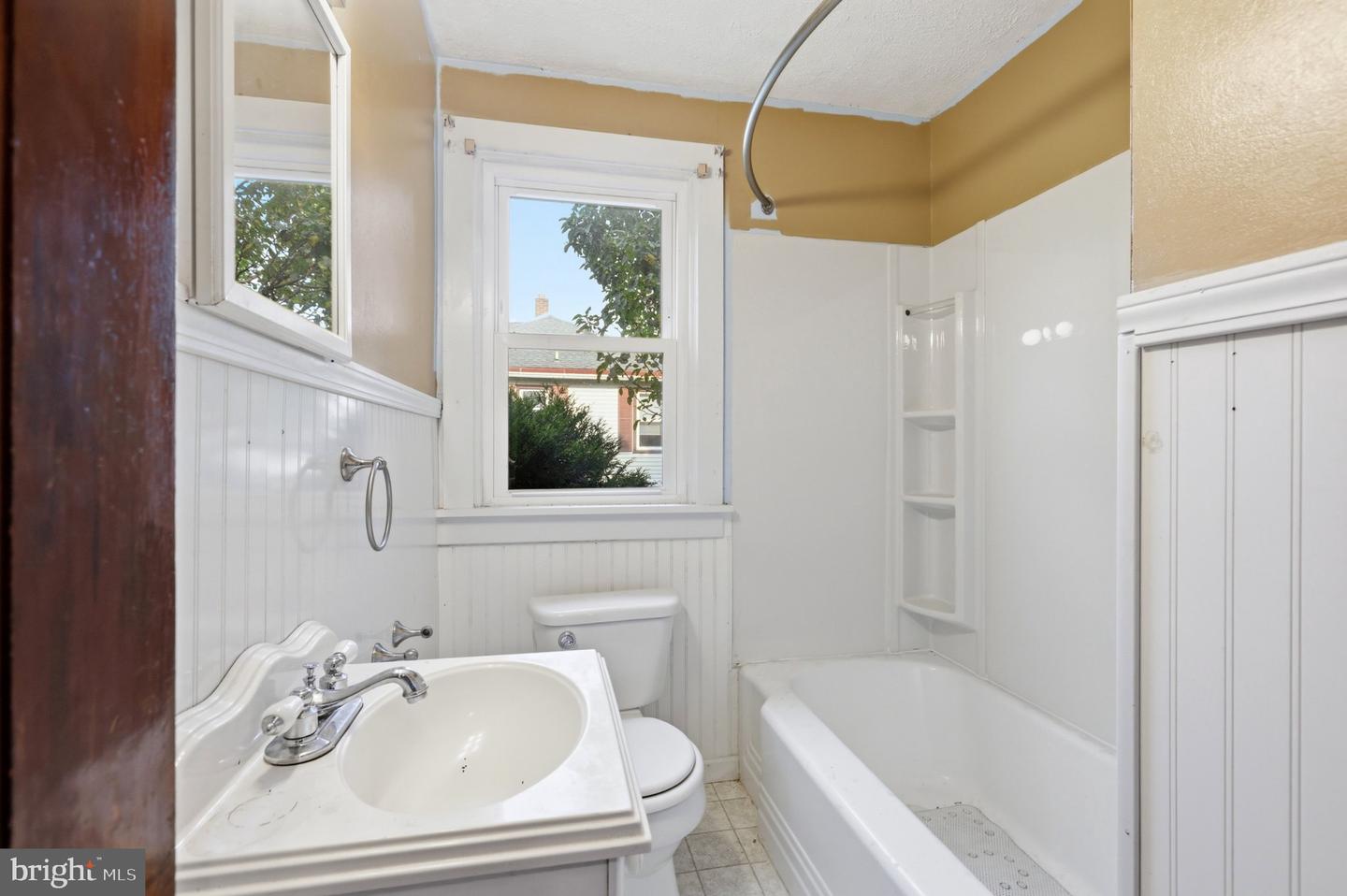 2124 Church St Property Photo 15