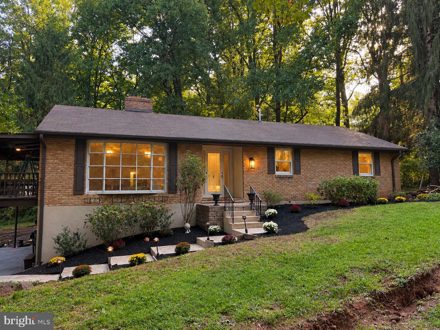 300 TIMBER LN
