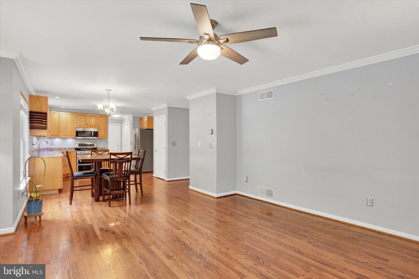 1140 Hetrick Ave Property Photo 8