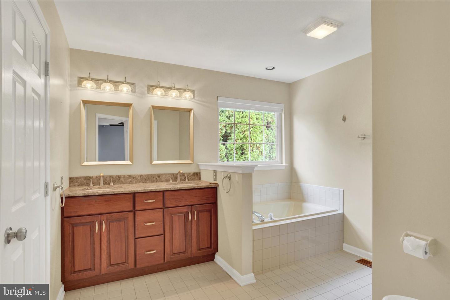1140 Hetrick Ave Property Photo 24