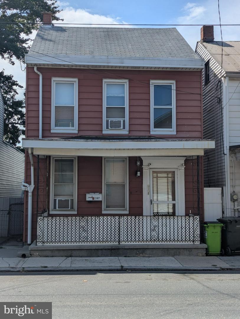 207 N 12th St Property Photo 1