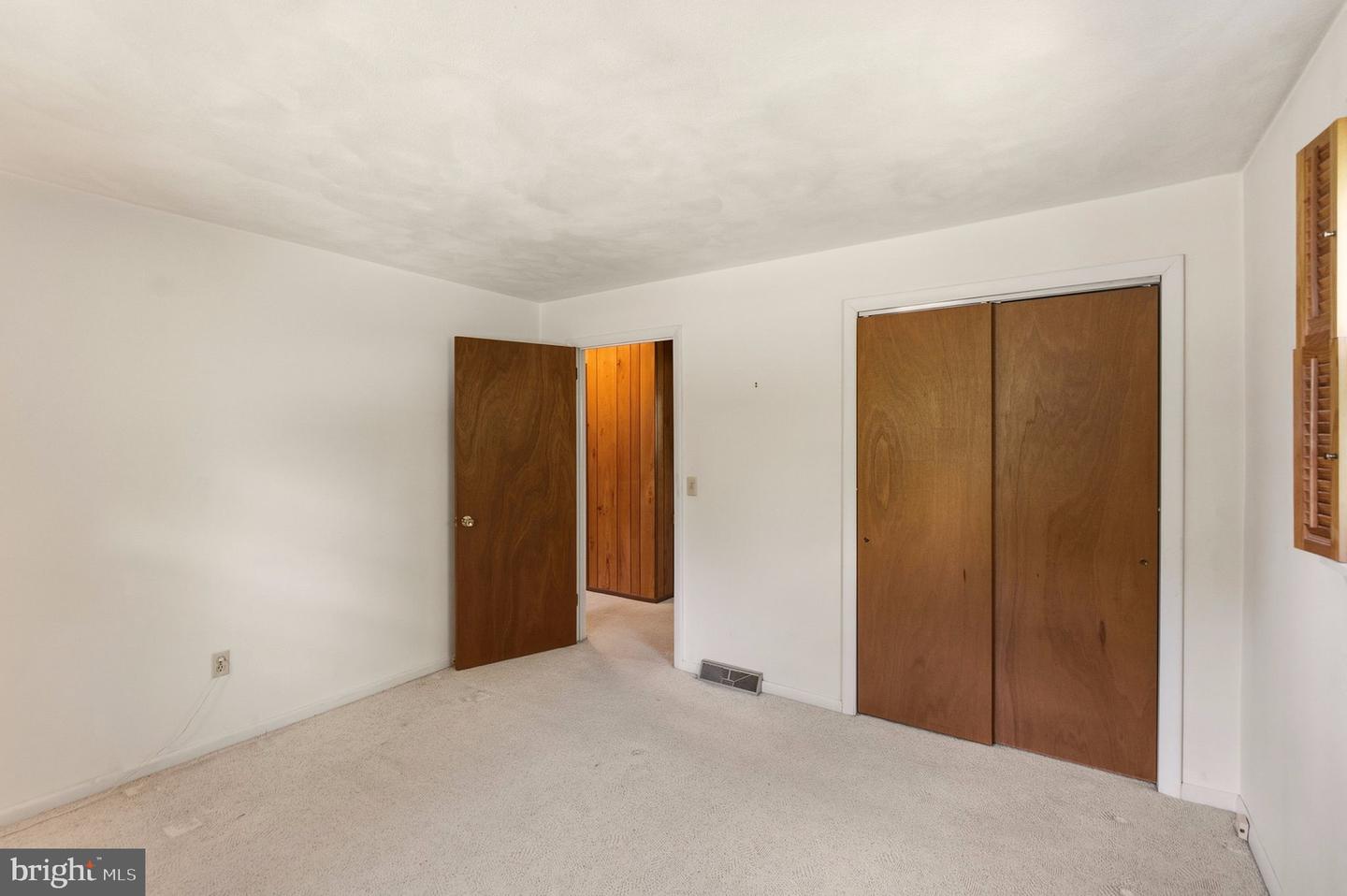 401 Noble St Property Photo 21