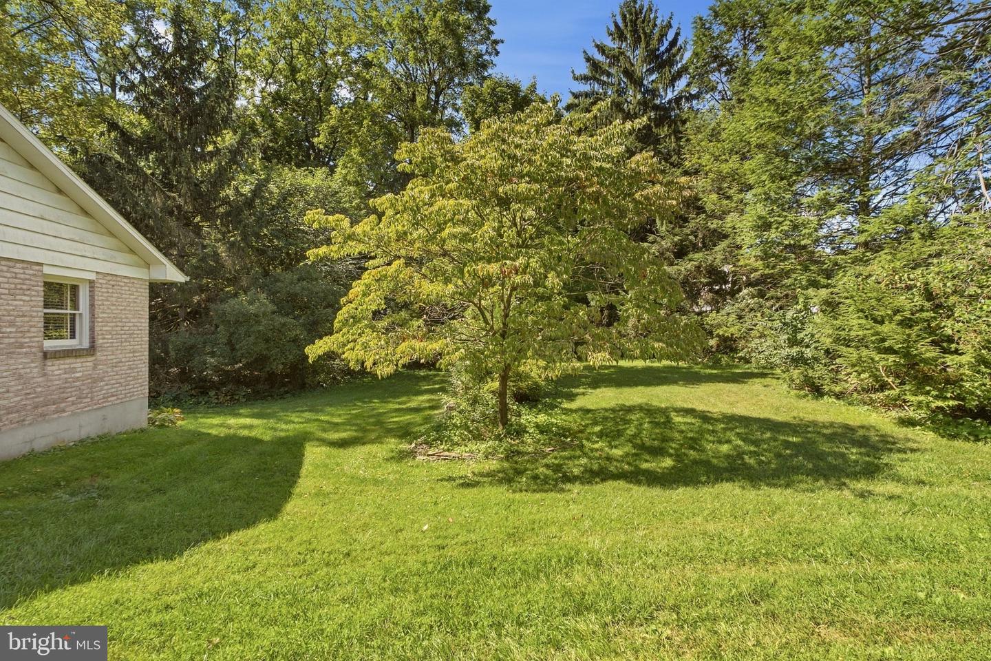 401 Noble St Property Photo 30