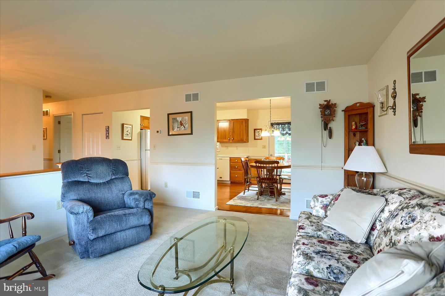 22 Treeline Dr Property Photo 5
