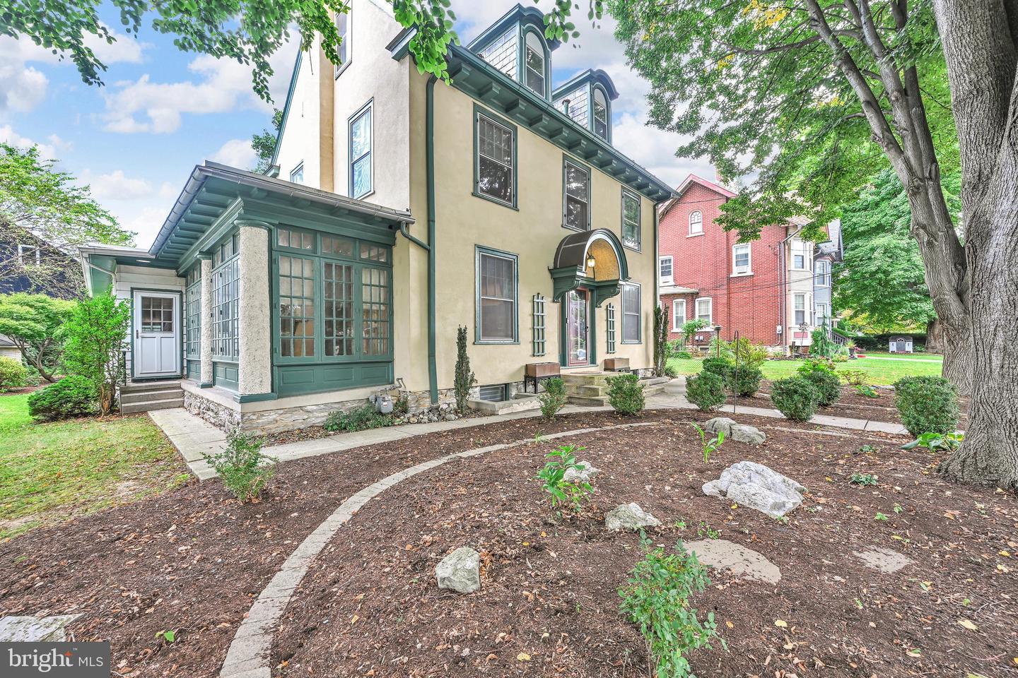 3 E High St Property Photo 3