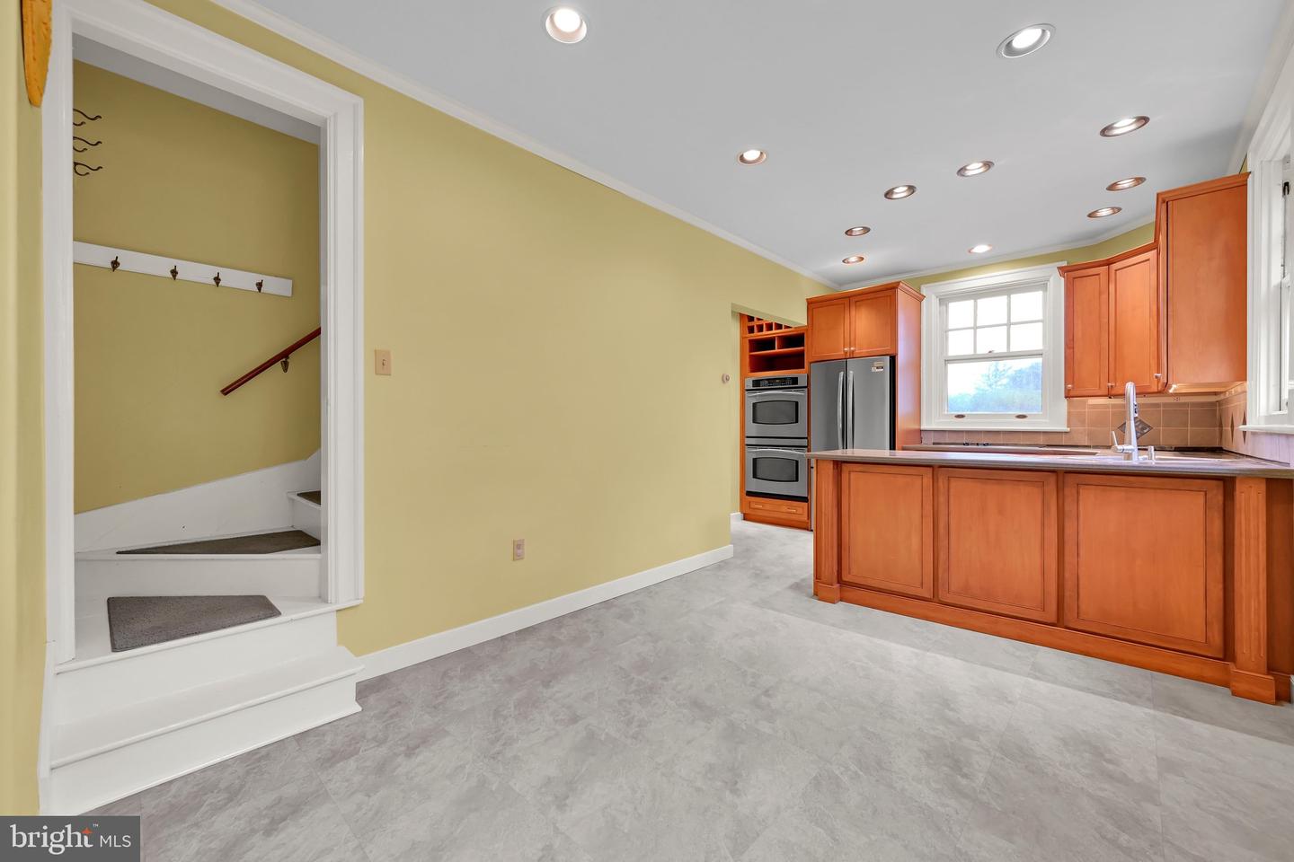 3 E High St Property Photo 9