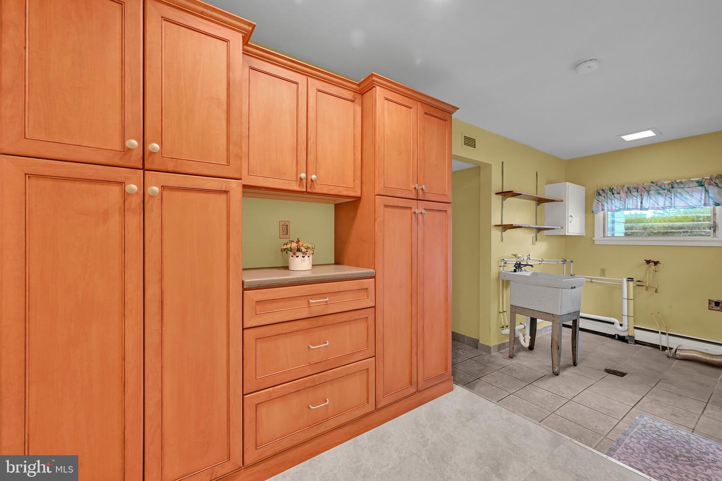3 E High St Property Photo 15