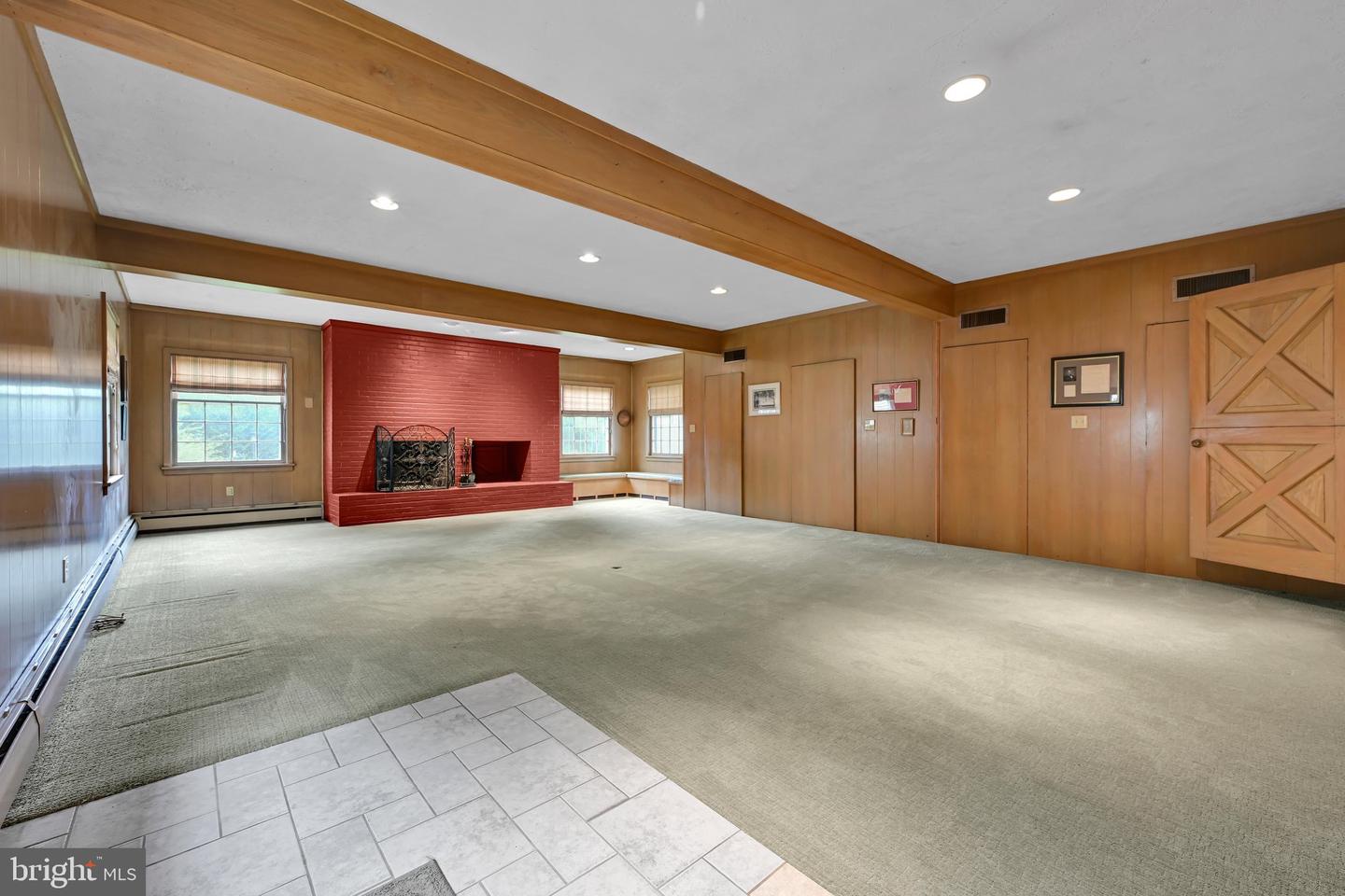 3 E High St Property Photo 17