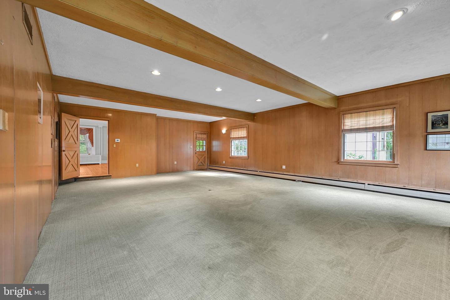 3 E High St Property Photo 19
