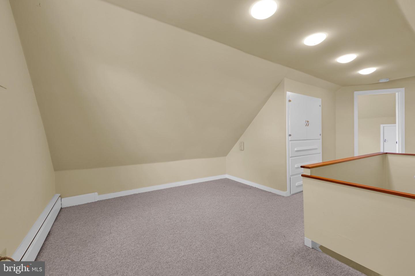 3 E High St Property Photo 35