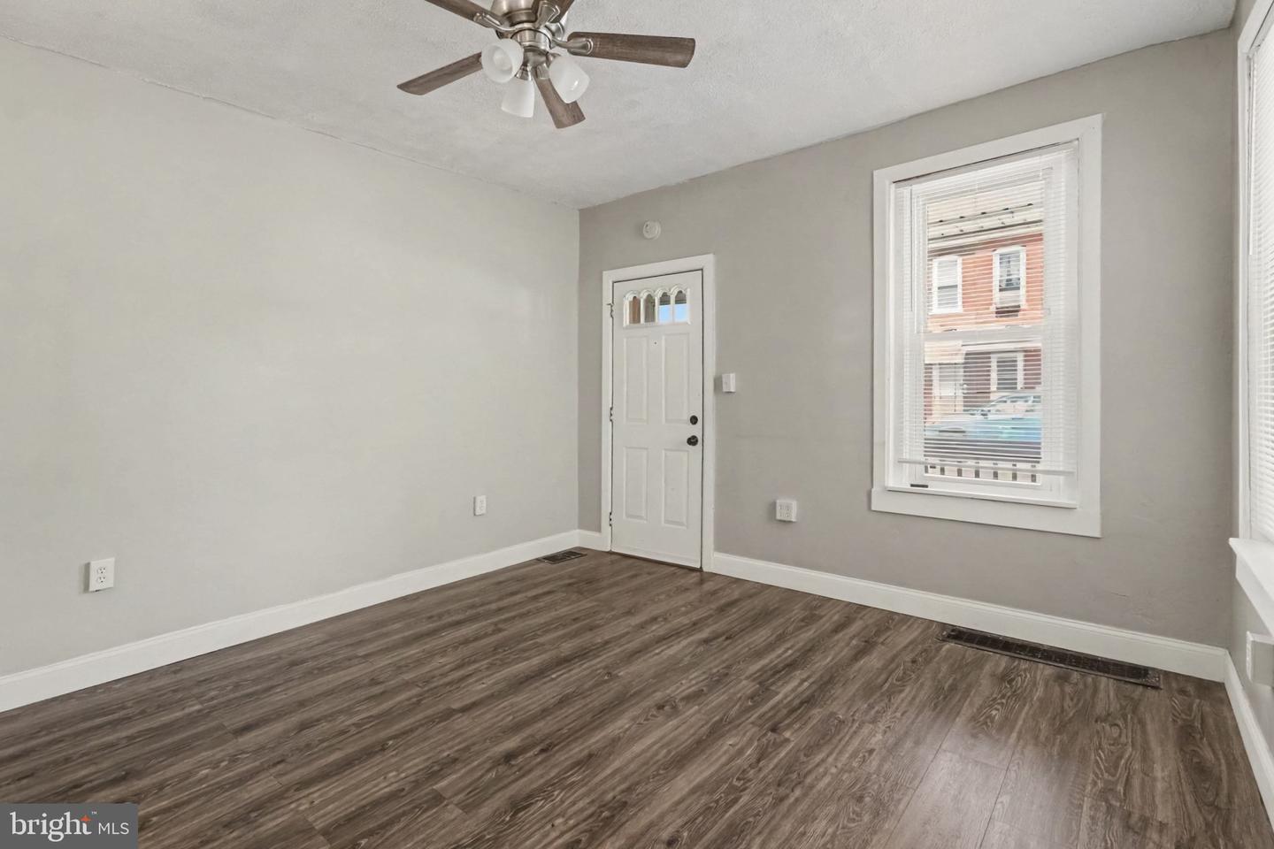 338 E Guilford St Property Photo 5
