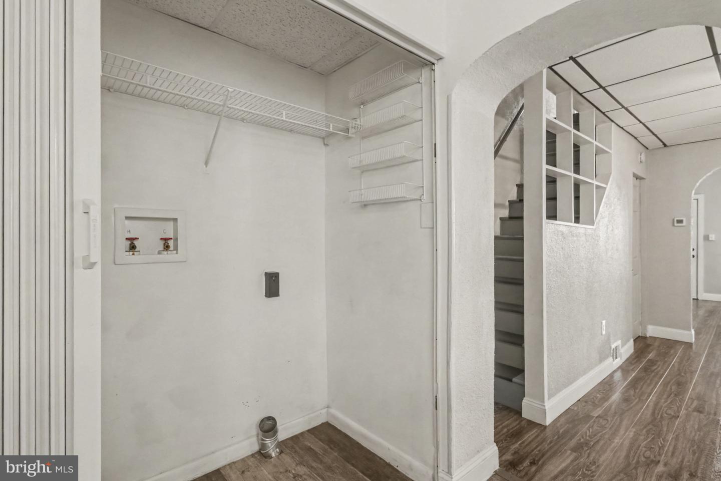 338 E Guilford St Property Photo 10