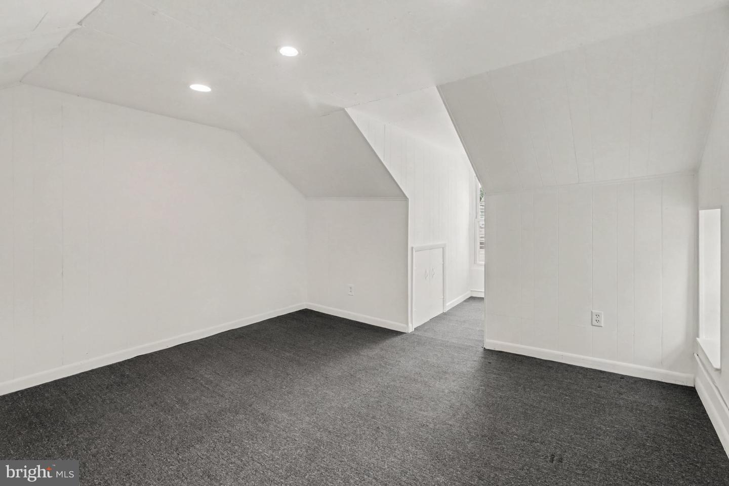 338 E Guilford St Property Photo 22