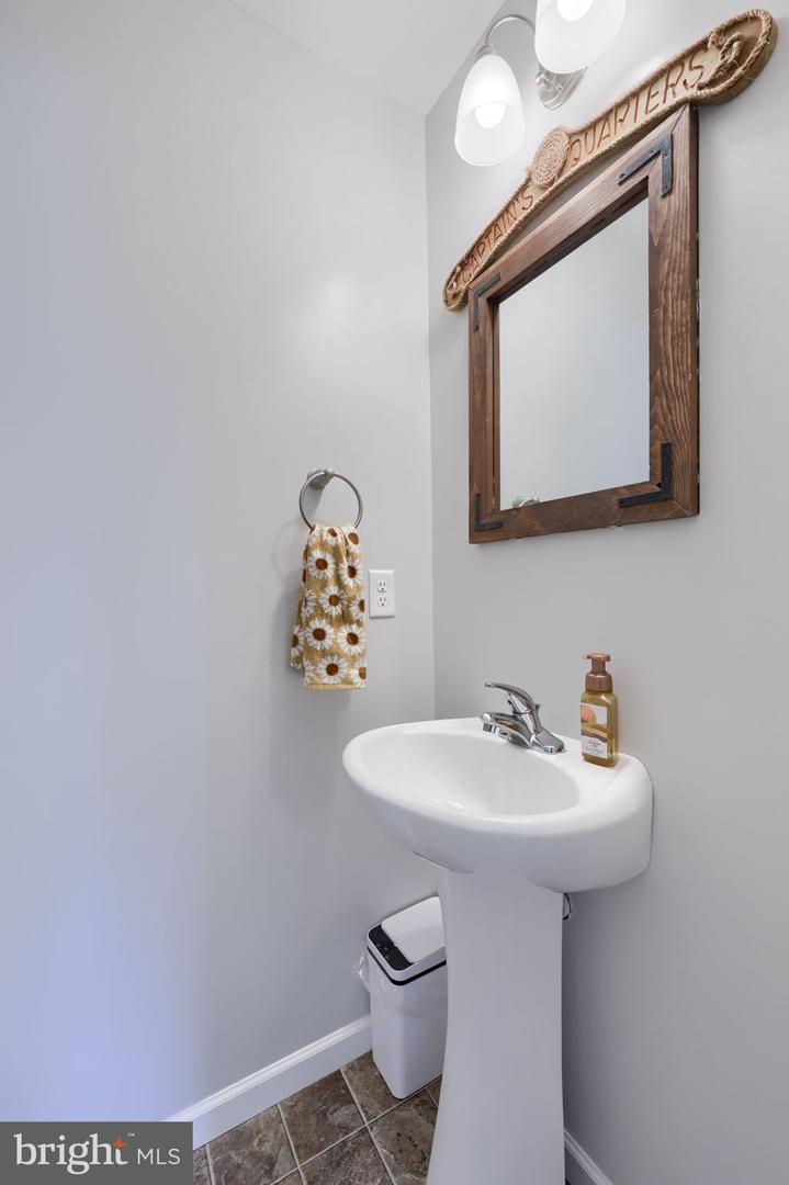 9 Oldfield Ave Property Photo 11