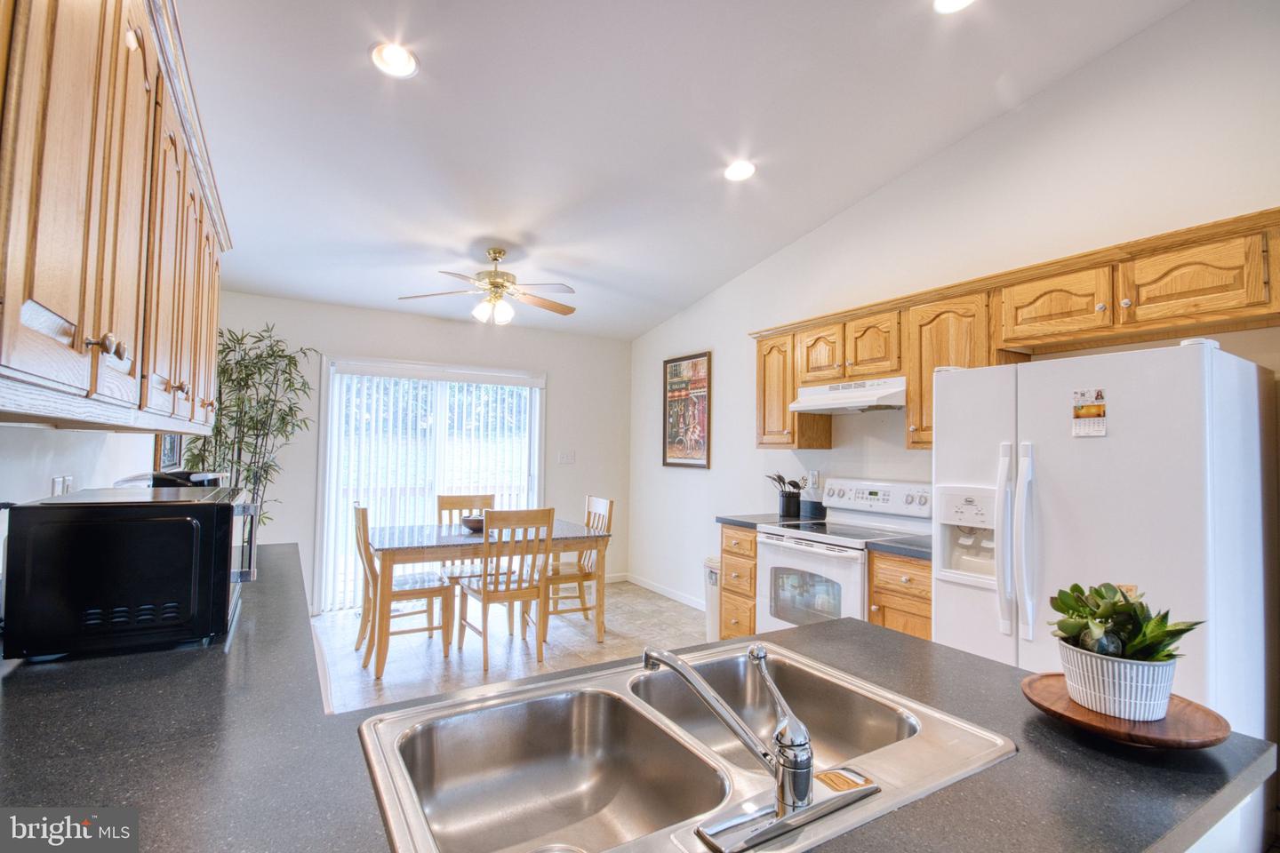 114 Twin Creeks Dr Property Photo 13