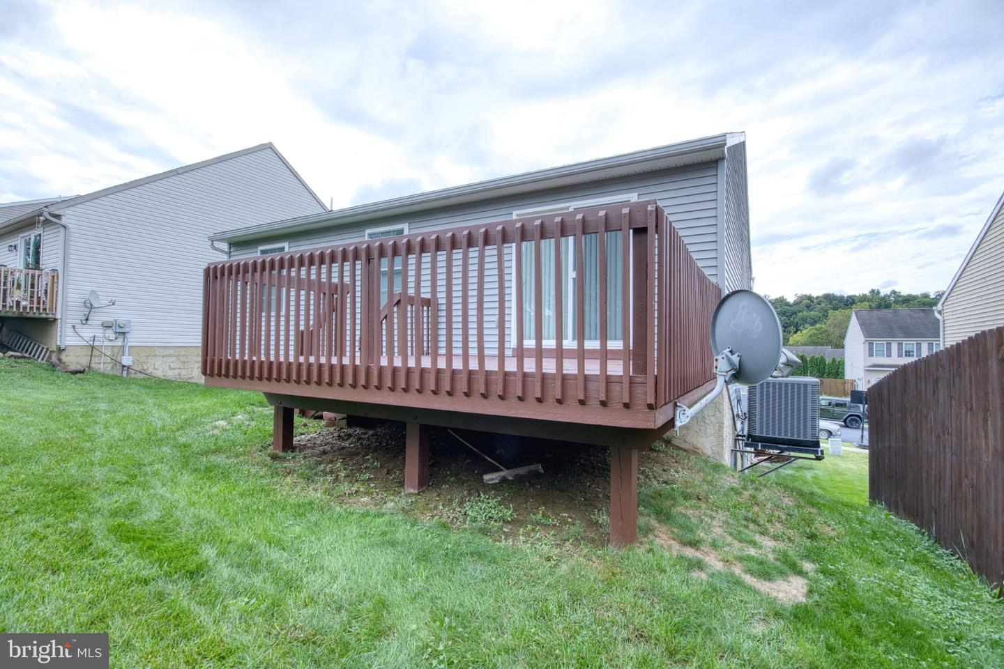 114 Twin Creeks Dr Property Photo 45