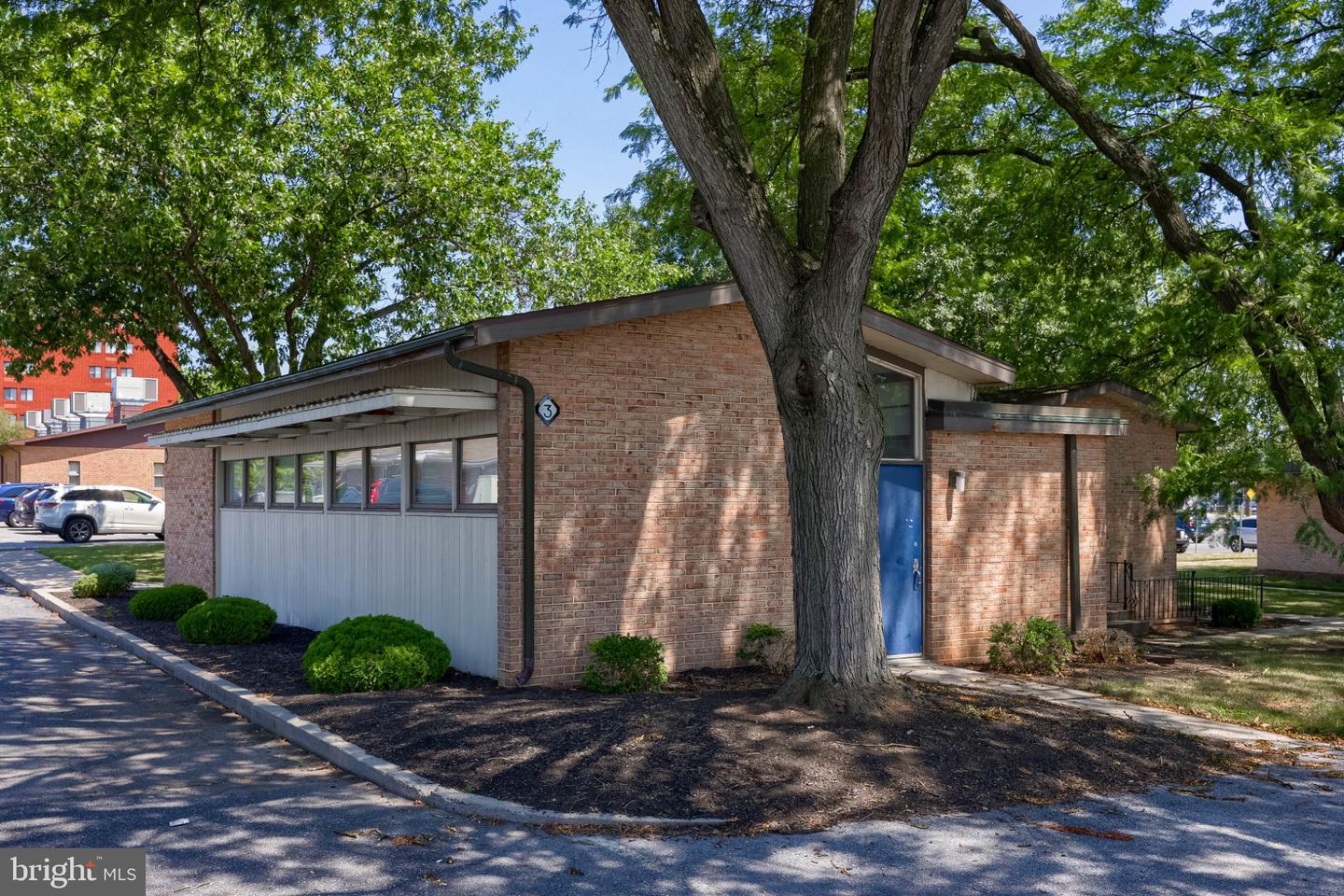 624 Cornwall Rd Property Photo 3