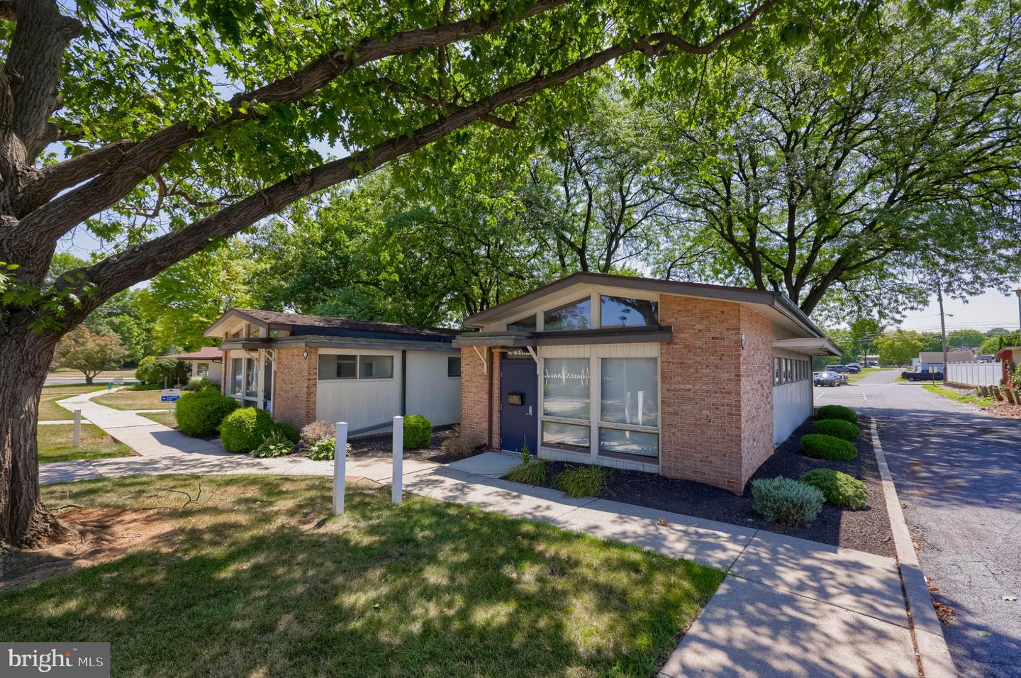 624 Cornwall Rd Property Photo 4
