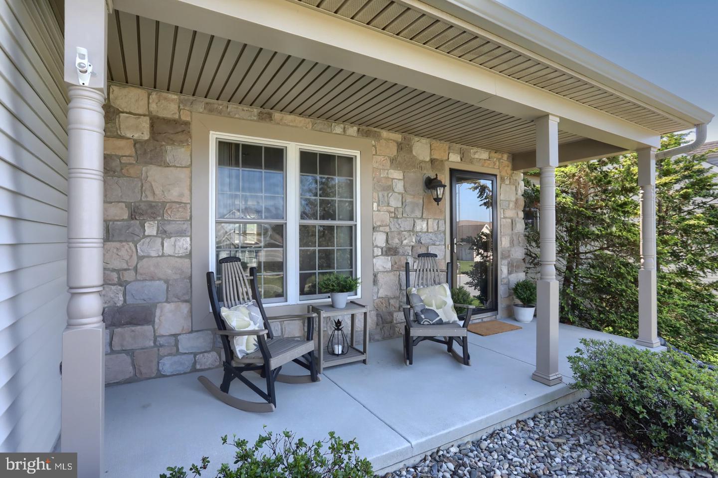 858 Water Edge Ct Property Photo 4