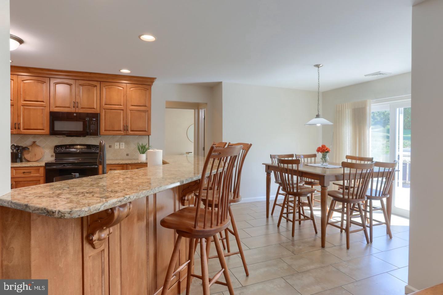 858 Water Edge Ct Property Photo 14