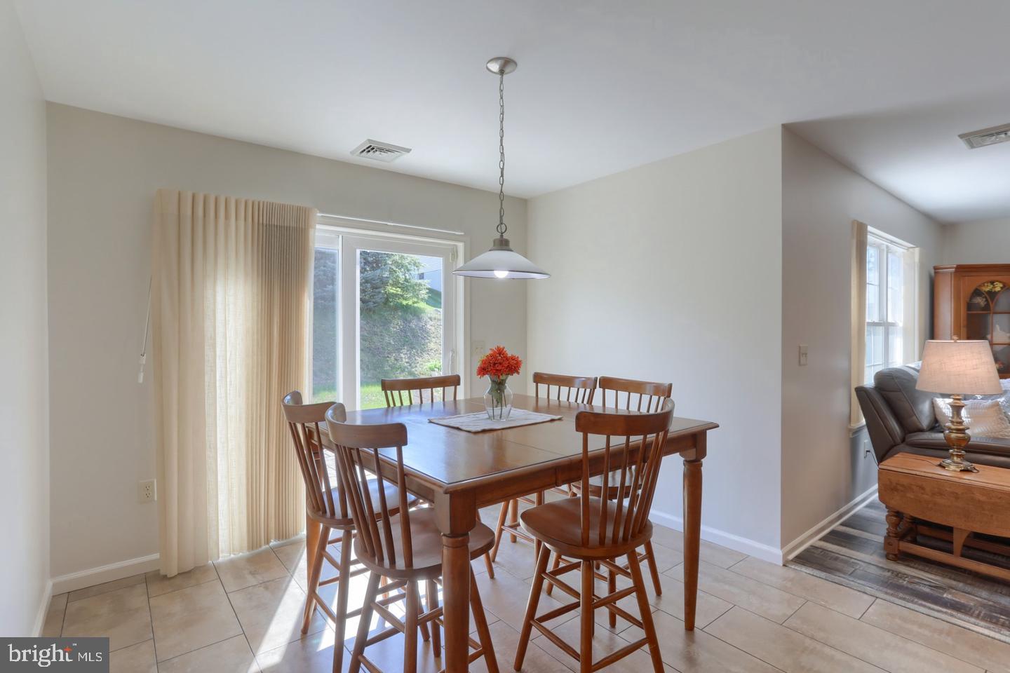 858 Water Edge Ct Property Photo 15