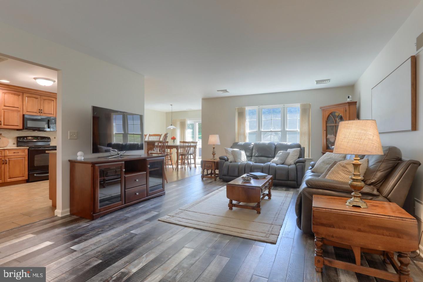 858 Water Edge Ct Property Photo 18