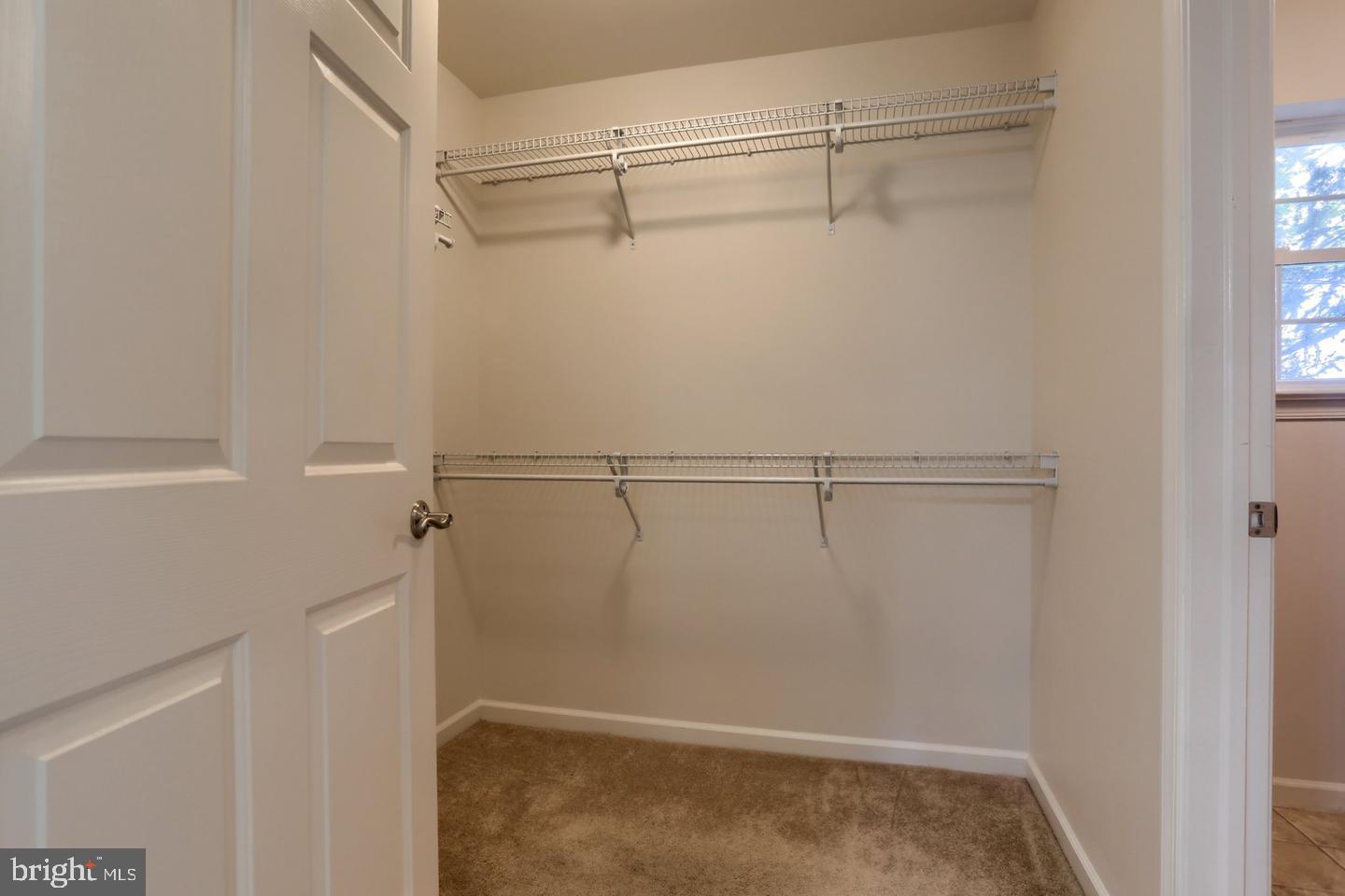 858 Water Edge Ct Property Photo 30