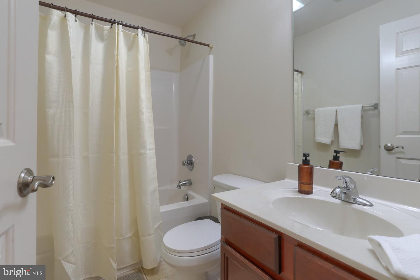 858 Water Edge Ct Property Photo 34