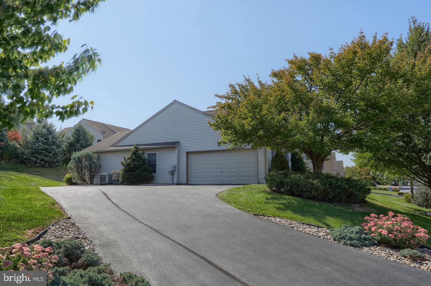 858 Water Edge Ct Property Photo 42