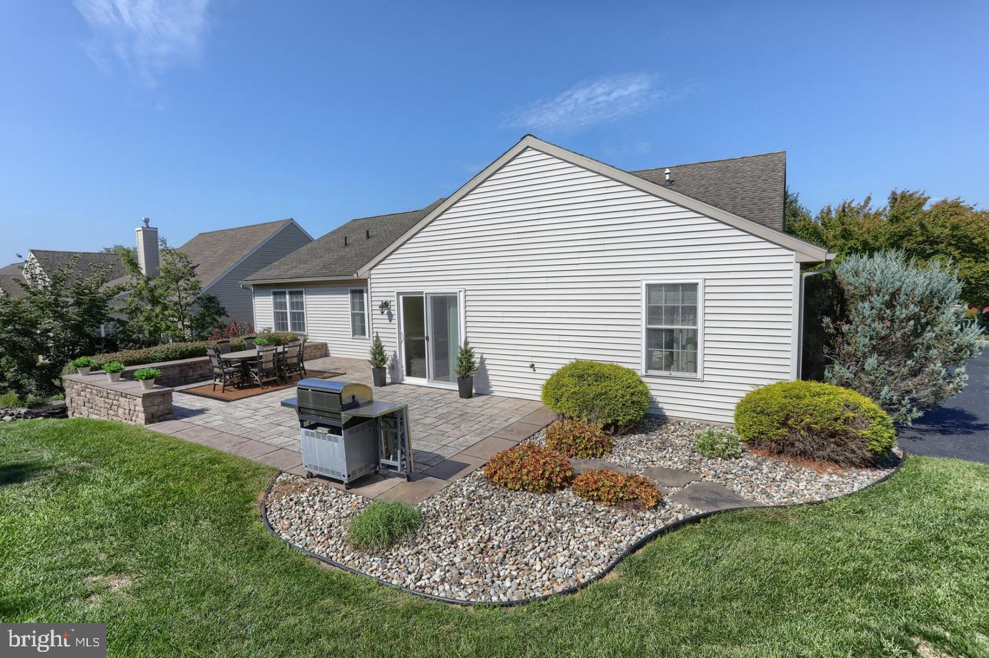 858 Water Edge Ct Property Photo 45