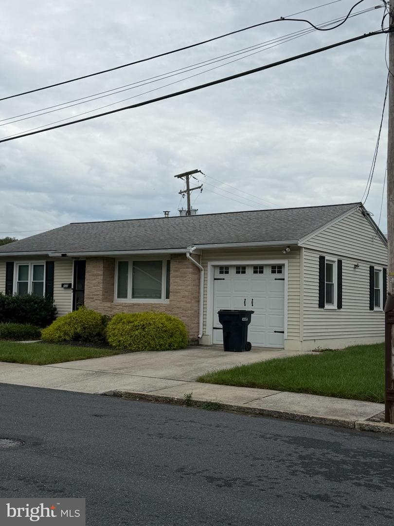 222 N PENN ST Property Photo 1