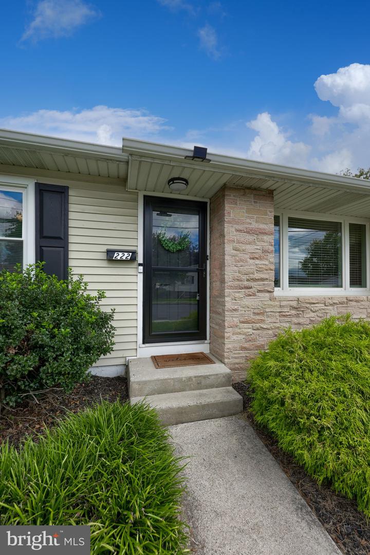 222 N Penn St Property Photo 4