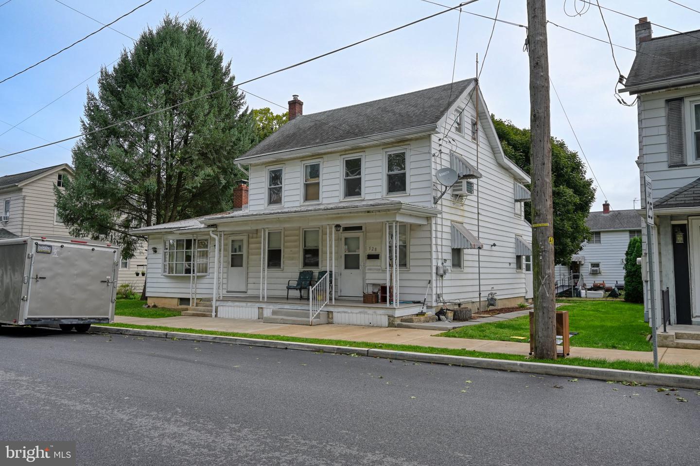 528 S Railroad St Property Photo 1