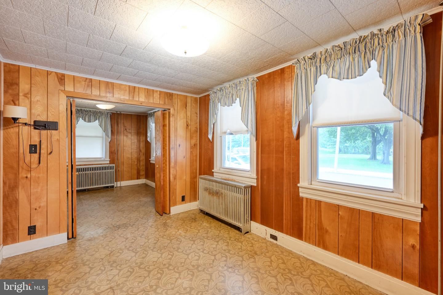 528 S Railroad St Property Photo 5