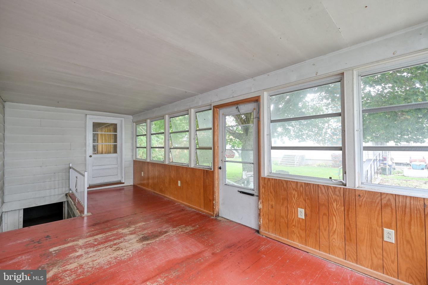 528 S Railroad St Property Photo 16