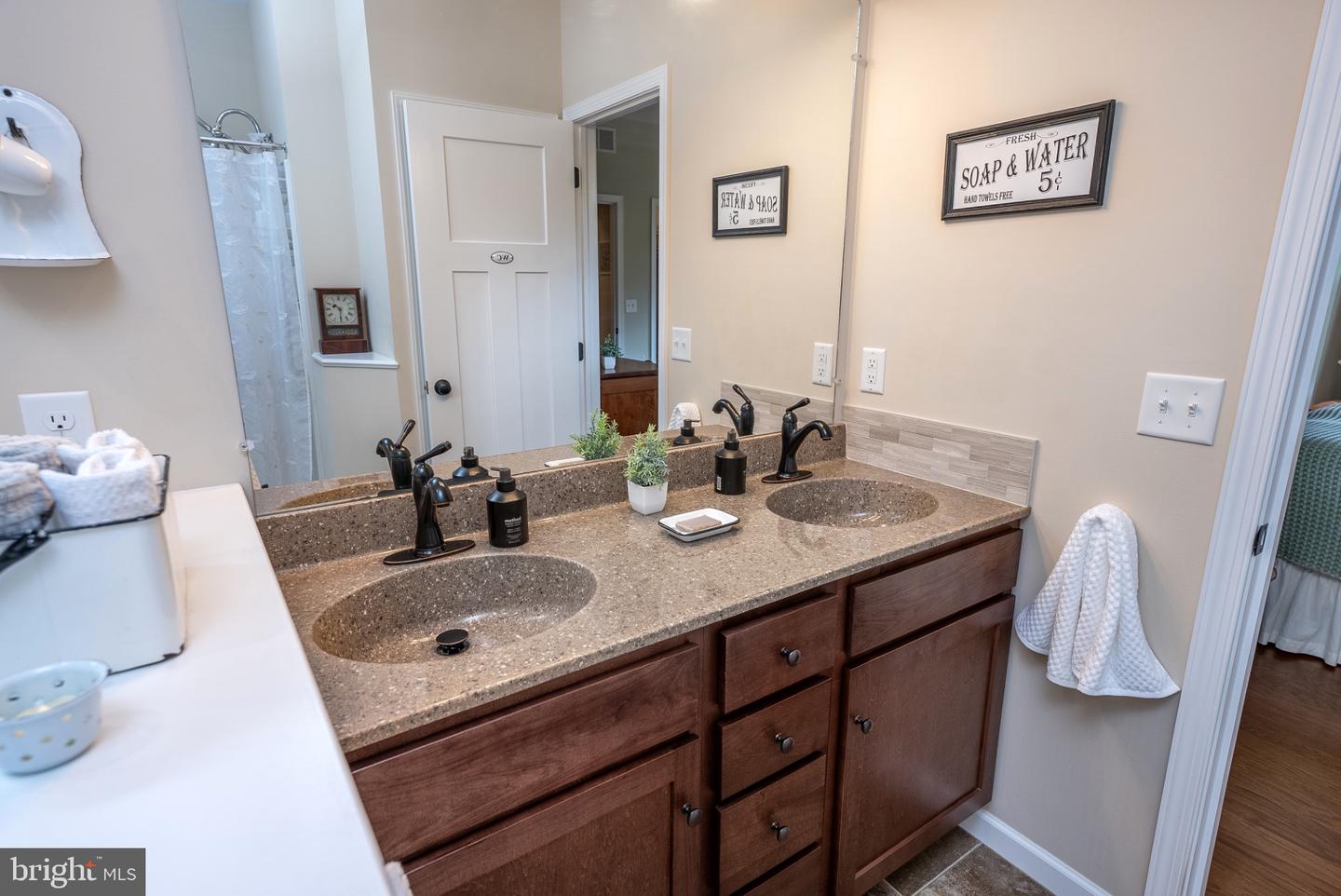761 Fieldstone Dr Property Photo 28