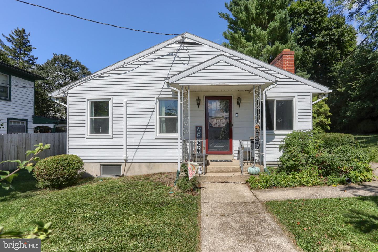 105 Locust St Property Photo 6