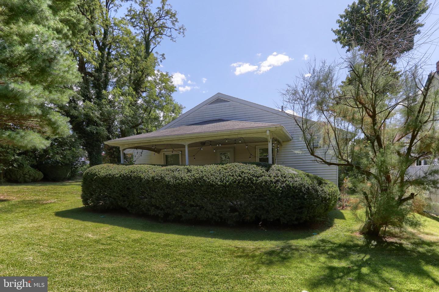 105 Locust St Property Photo 11