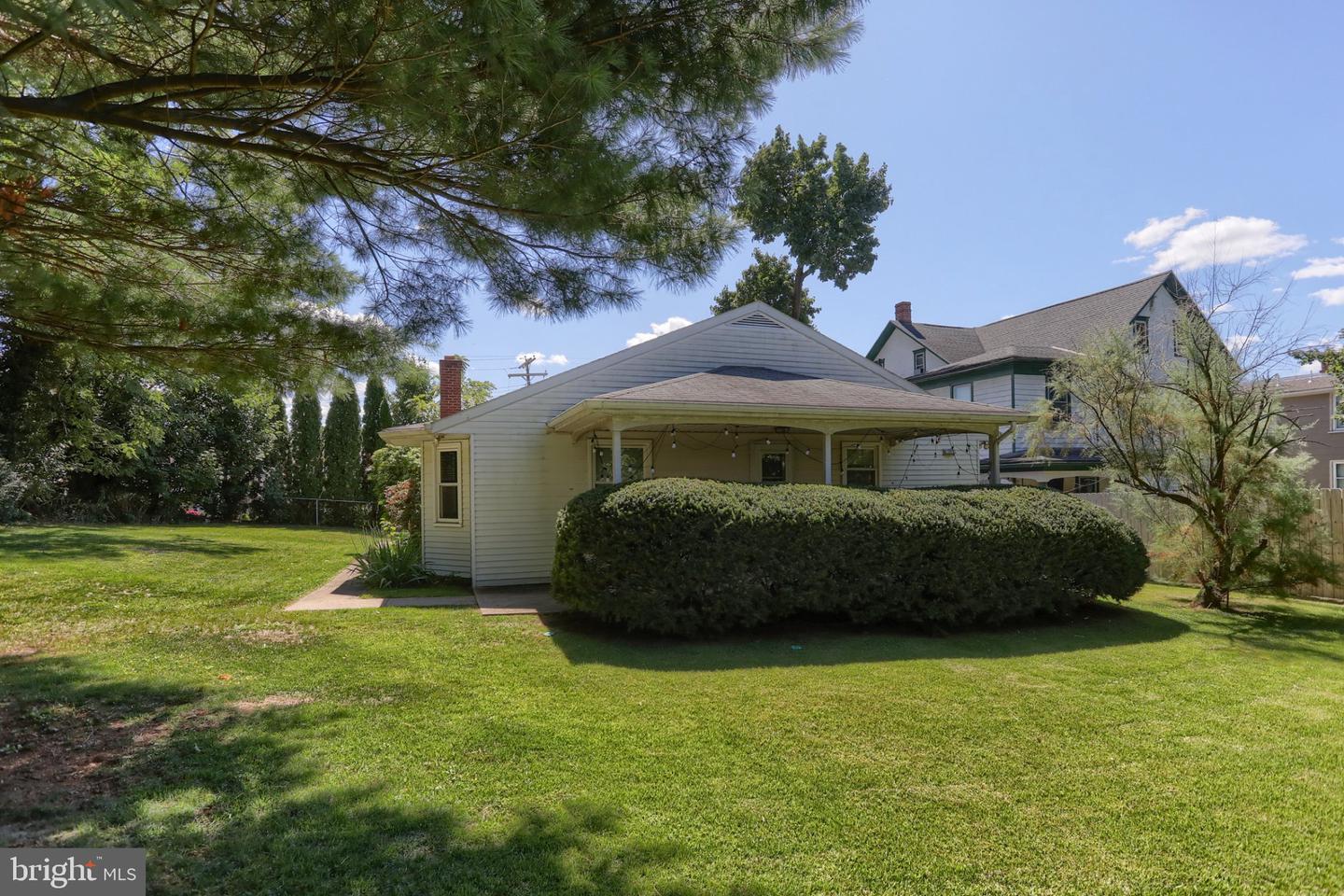 105 Locust St Property Photo 12