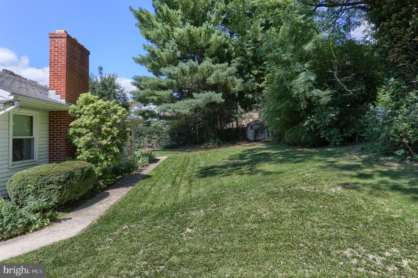 105 Locust St Property Photo 15