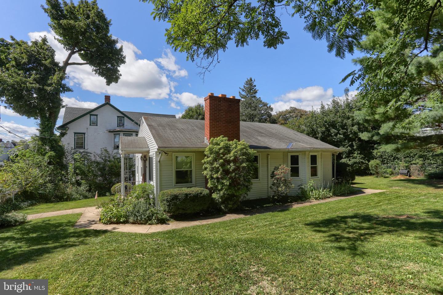 105 Locust St Property Photo 16