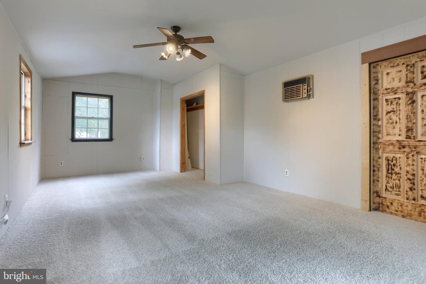 146 Lakeside Dr Property Photo 12