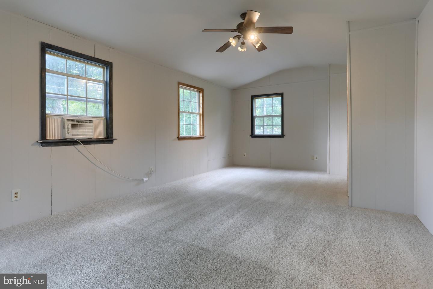 146 Lakeside Dr Property Photo 48
