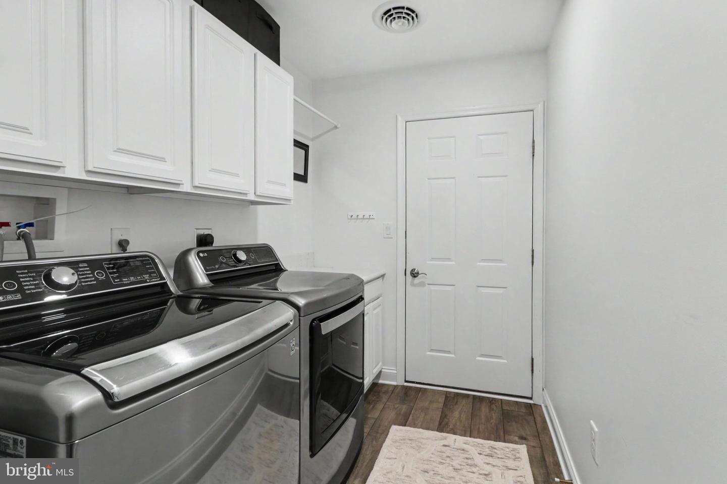 1019 Alden Way Property Photo 19