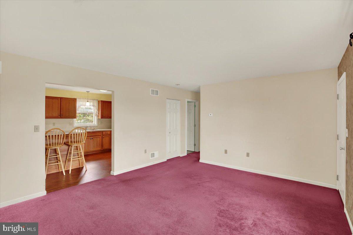 124 Treeline Dr Property Photo 6
