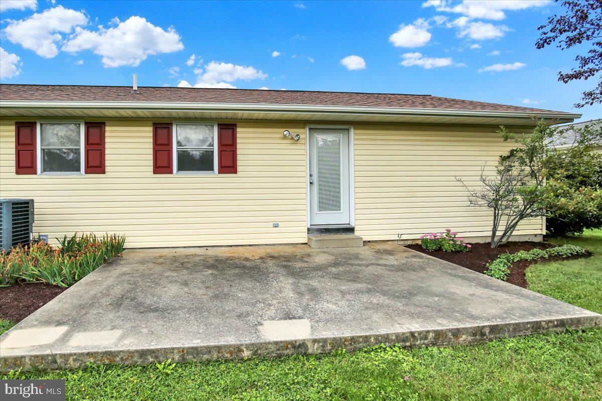 124 Treeline Dr Property Photo 32