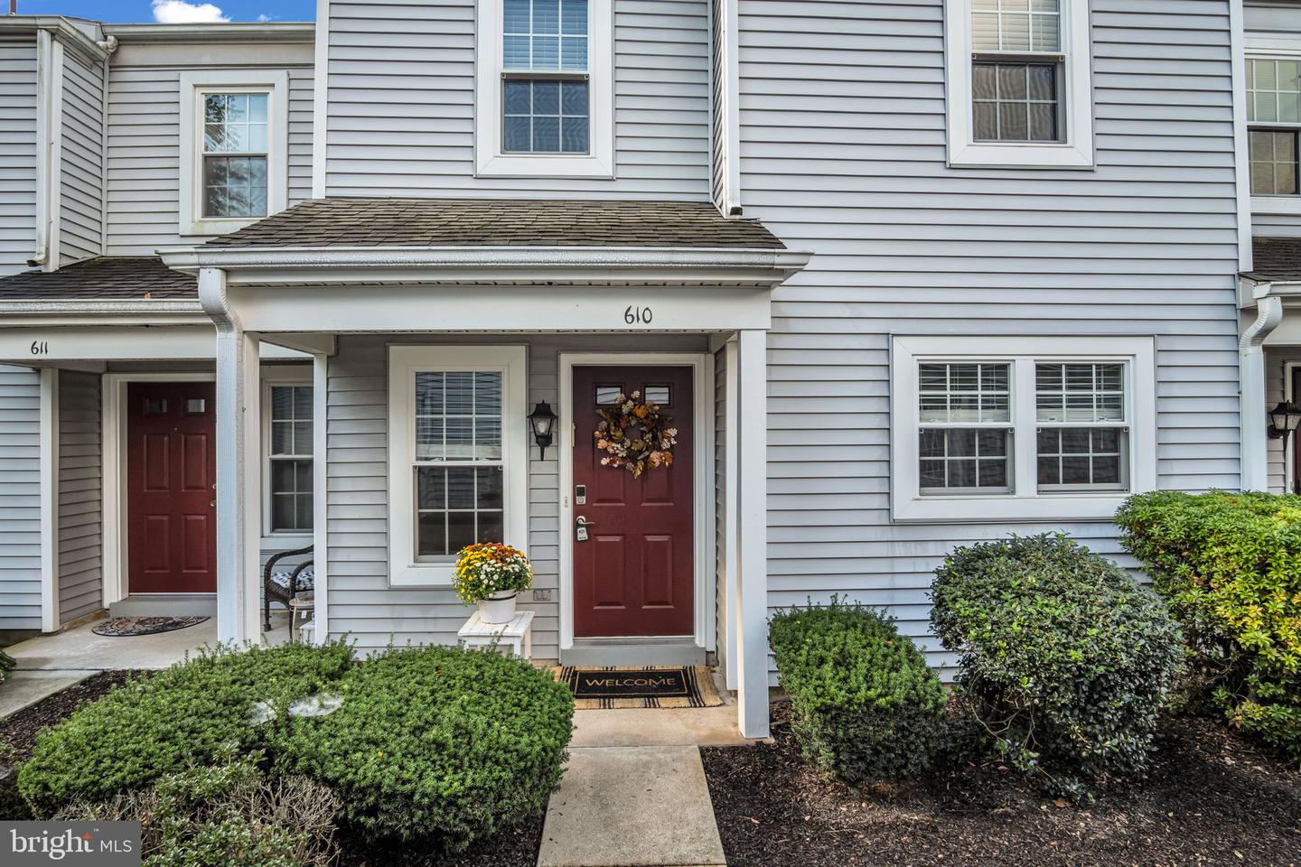 610 CAMBRIDGE CT Property Photo 1