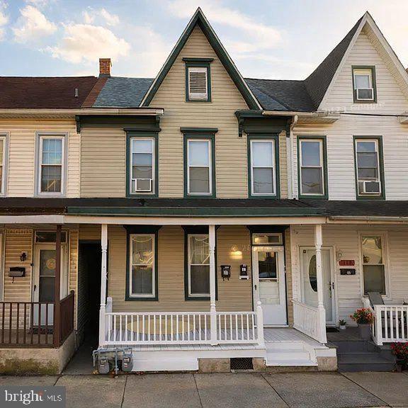 216 LEHMAN ST Property Photo 1