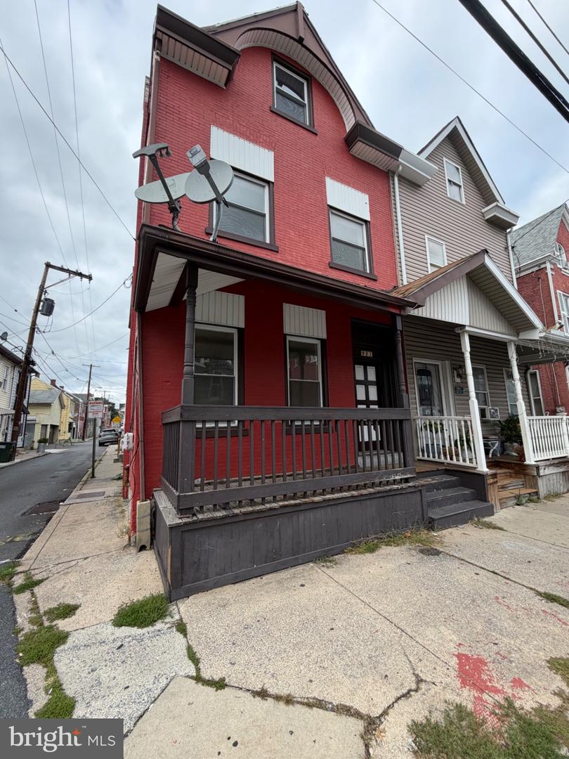 921 Lehman St Property Photo 1