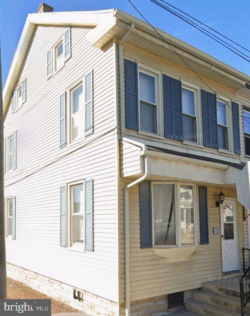 267 S 5TH ST Property Photo 1